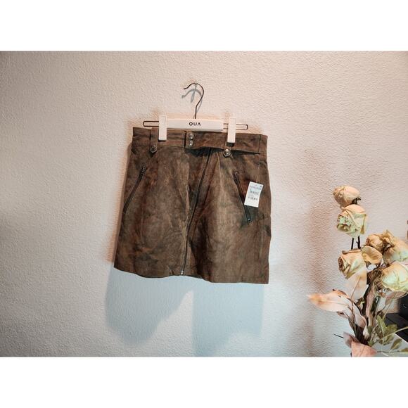 blanknyc Dresses & Skirts - [BLANKNYC] Brown Suede Mini Skirt - Size 29, Lined, NWT, Zipper Pockets‎